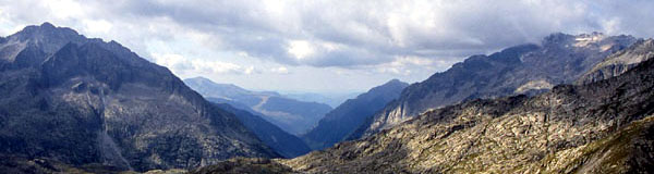 pics Punta Alta i Bessiberris des de l'estany de Les Monges (2420m)